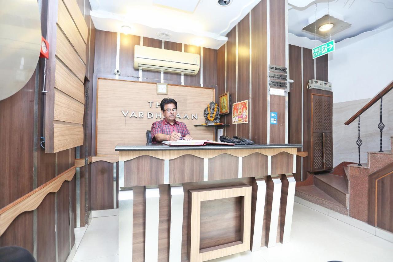 OYO 8188 Vardhmaan Inn Delhi  Buitenkant foto