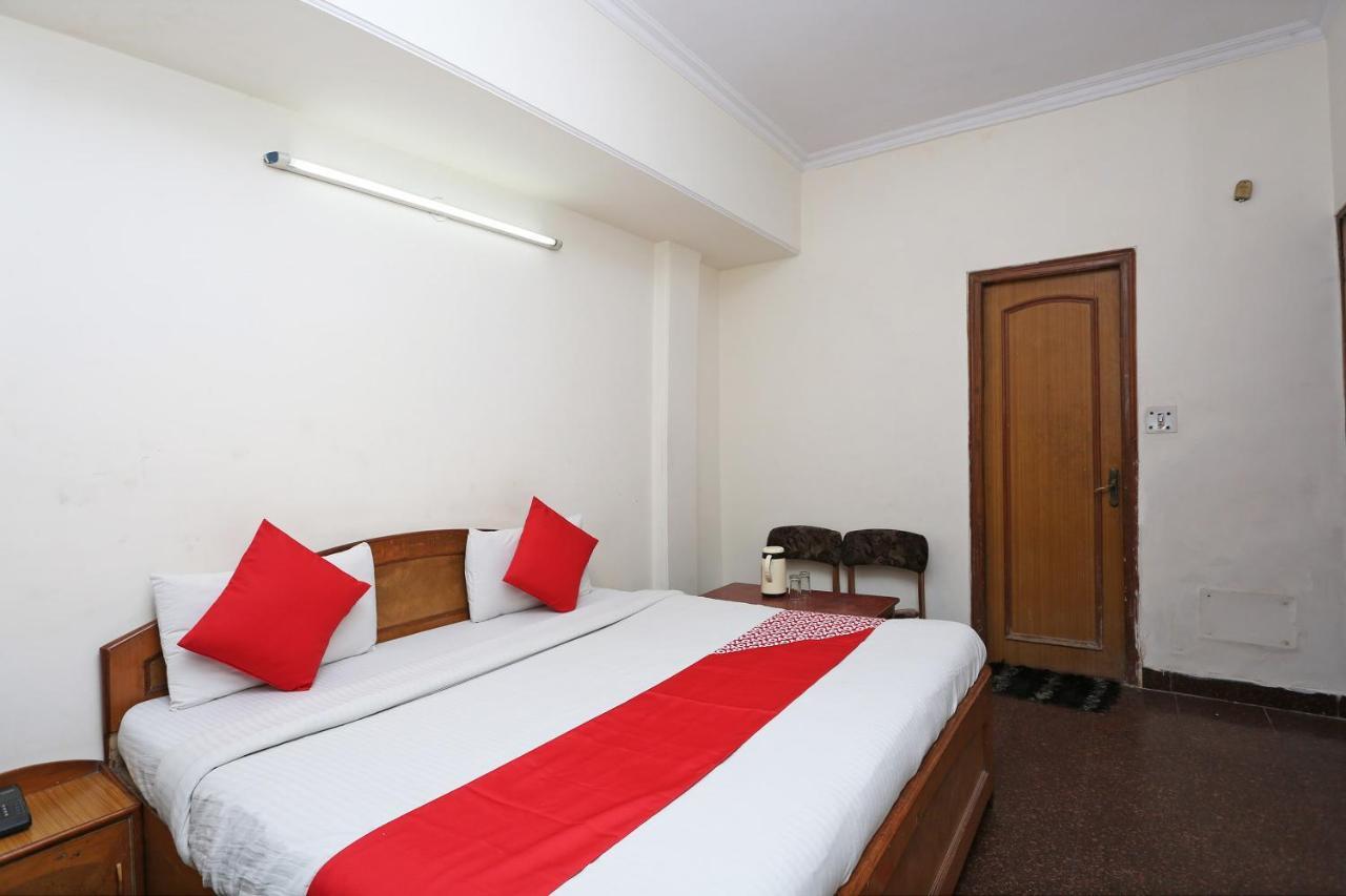 OYO 8188 Vardhmaan Inn Delhi  Buitenkant foto
