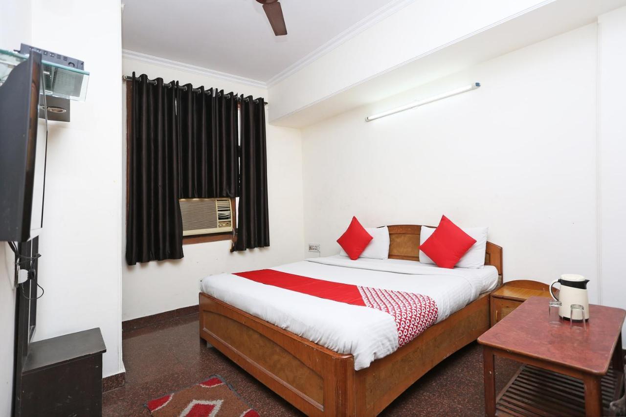 OYO 8188 Vardhmaan Inn Delhi  Buitenkant foto