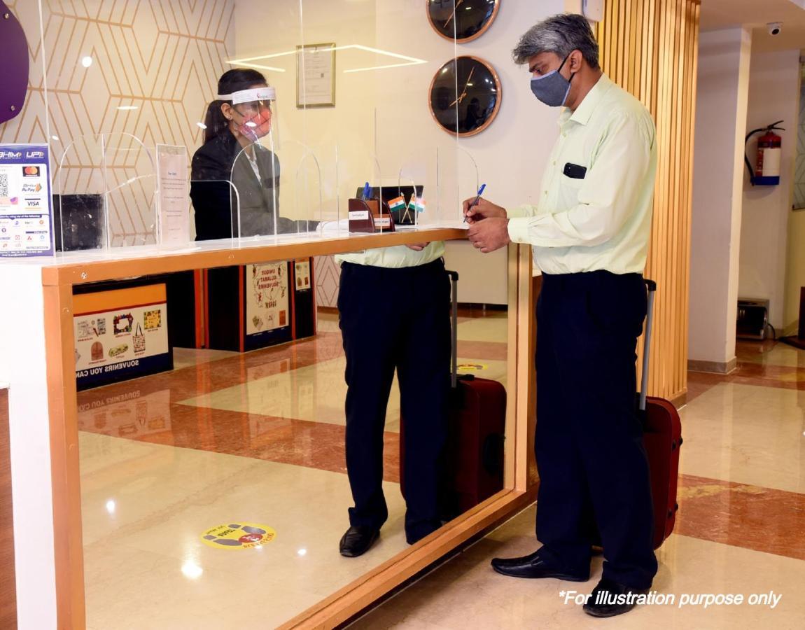 OYO 8188 Vardhmaan Inn Delhi  Buitenkant foto